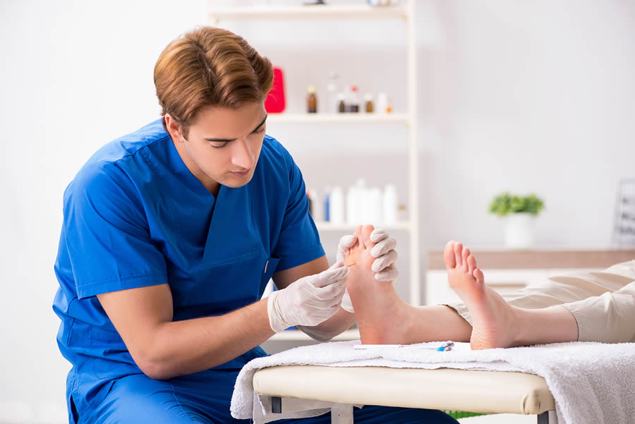 Benefits of Becoming a Podiatrist
